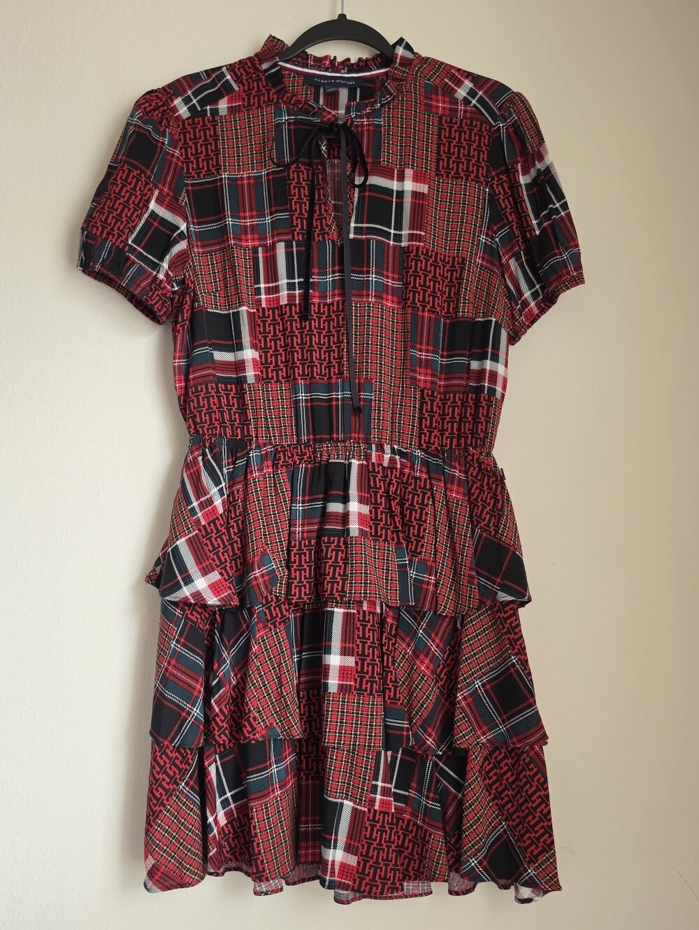 Tommy Hifliger Red Black White Patchwork Geometric Tiered Dress Size Small
